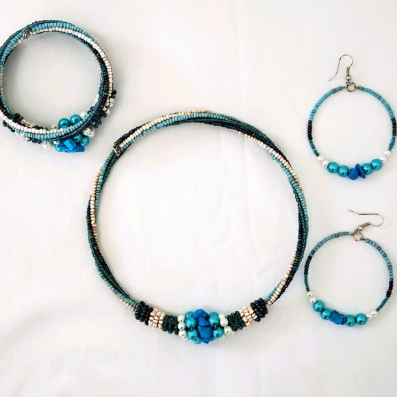 independent Jewelry - Blue Sea beads and pearl necklace set